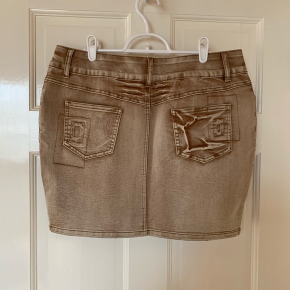 Style J Fashion Daisy Denim Mini Skirt (size 32) - Picture 3 of 14